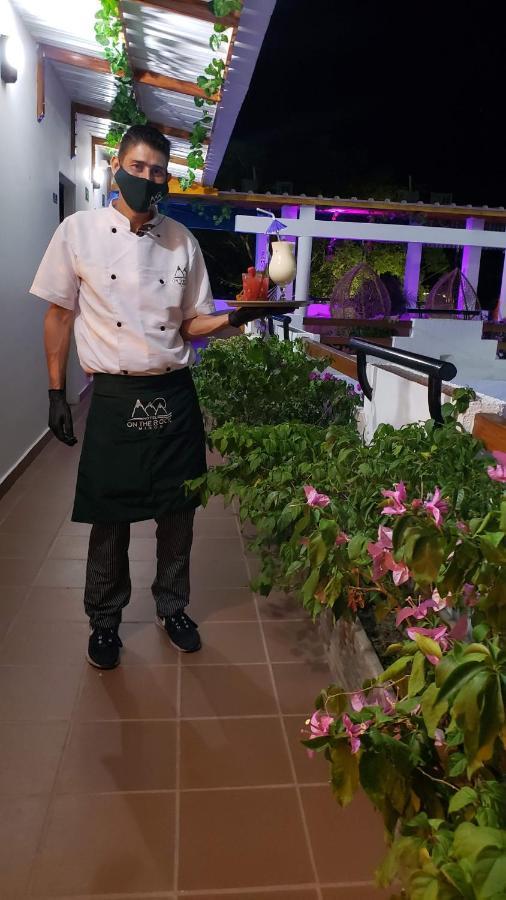 Hotel On The Rock Minca Εξωτερικό φωτογραφία