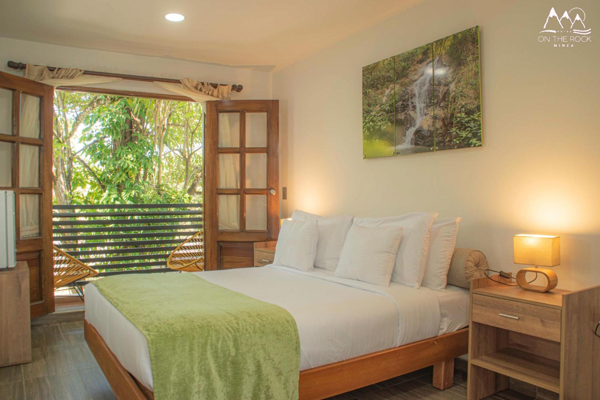 Hotel On The Rock Minca Εξωτερικό φωτογραφία